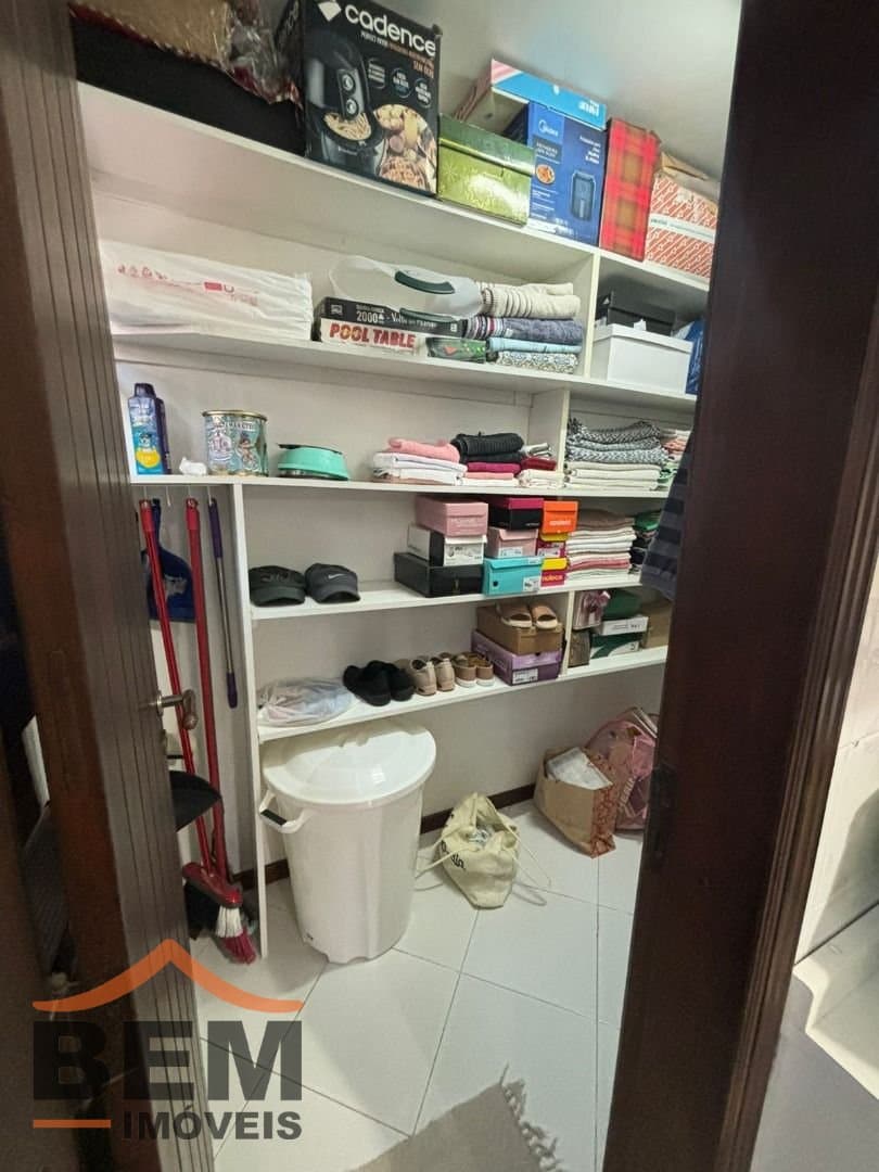 Casa para Venda com 3 quartos e 300m² no bairro Vila Operária, em Itajaí