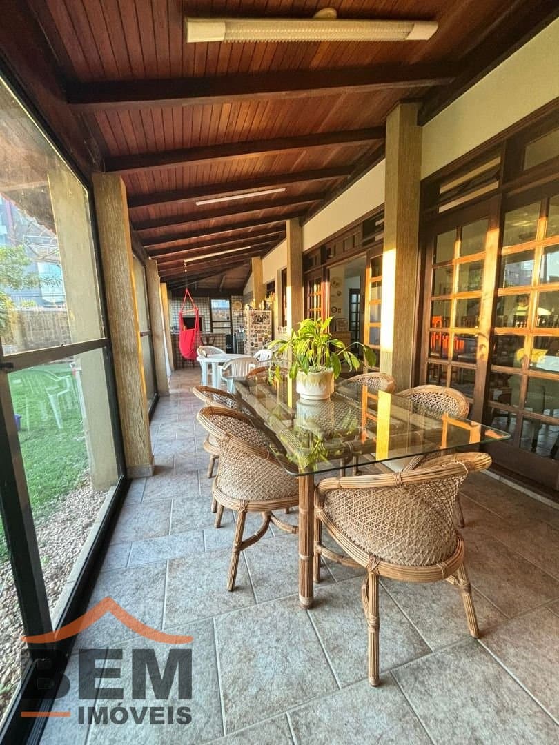Casa para Venda com 3 quartos e 300m² no bairro Vila Operária, em Itajaí
