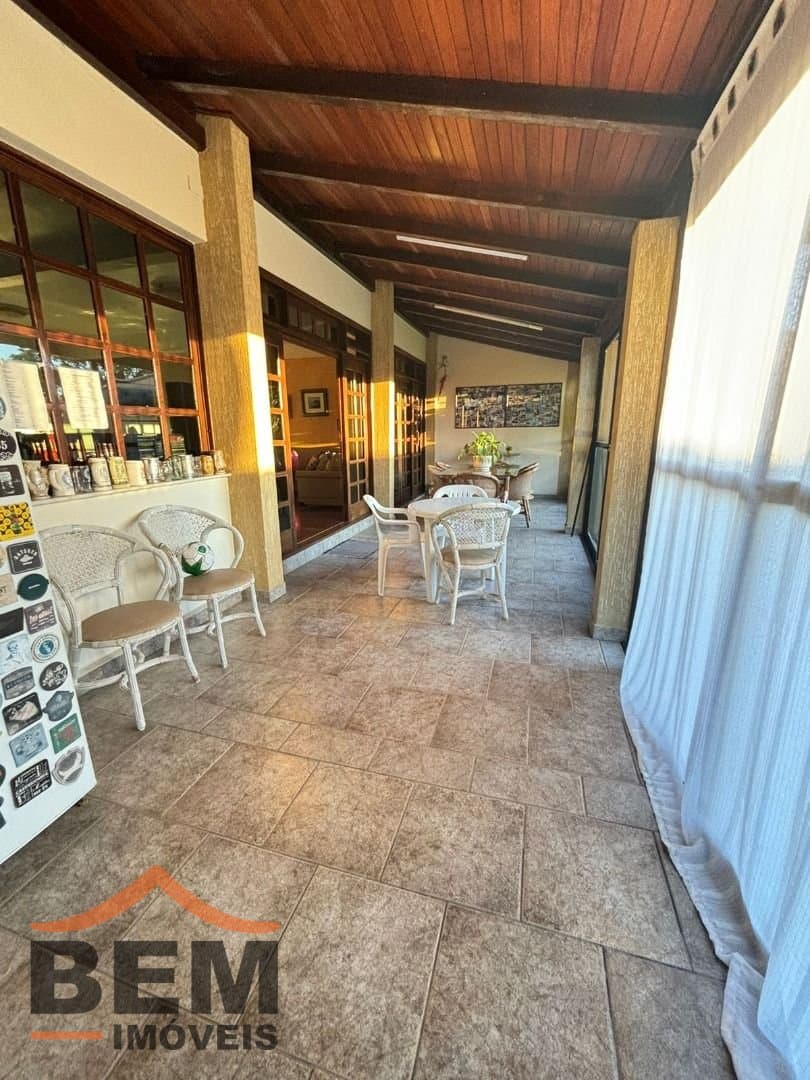 Casa para Venda com 3 quartos e 300m² no bairro Vila Operária, em Itajaí