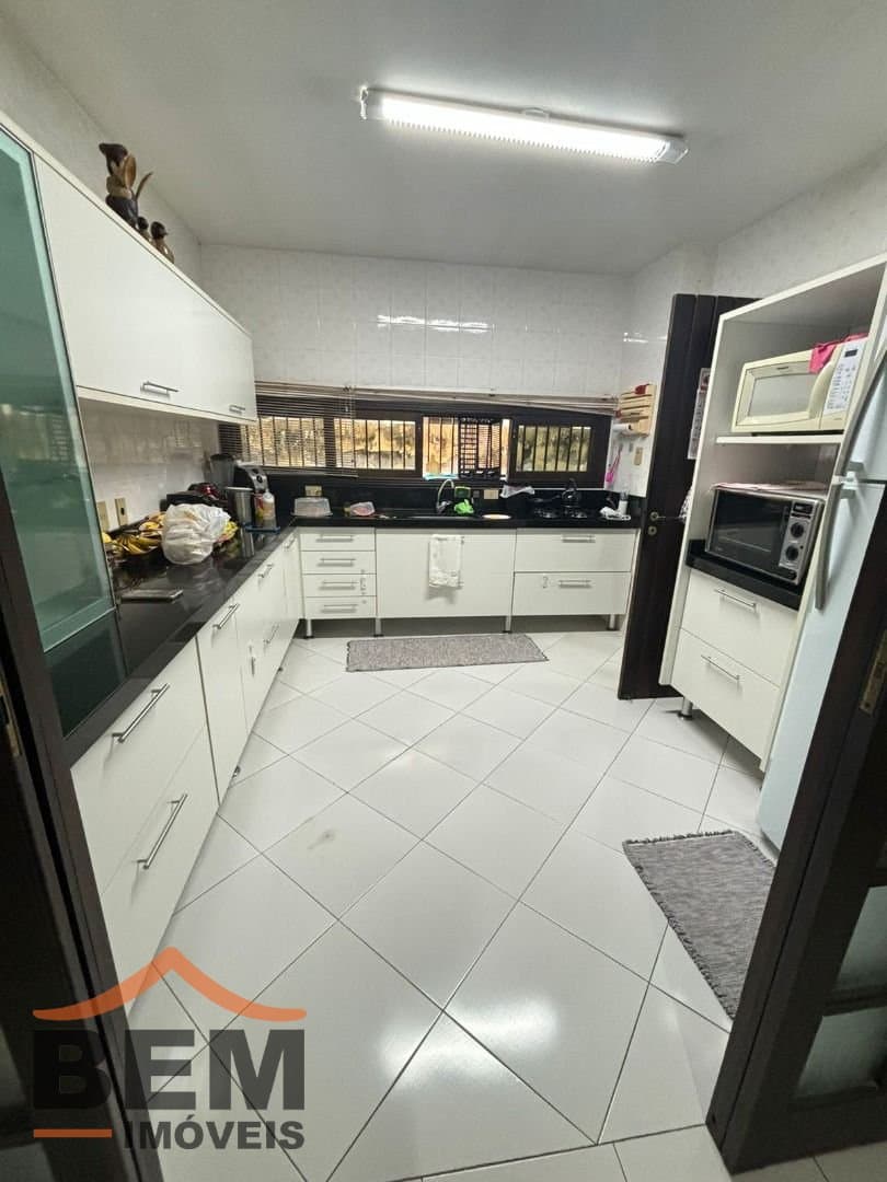 Casa para Venda com 3 quartos e 300m² no bairro Vila Operária, em Itajaí
