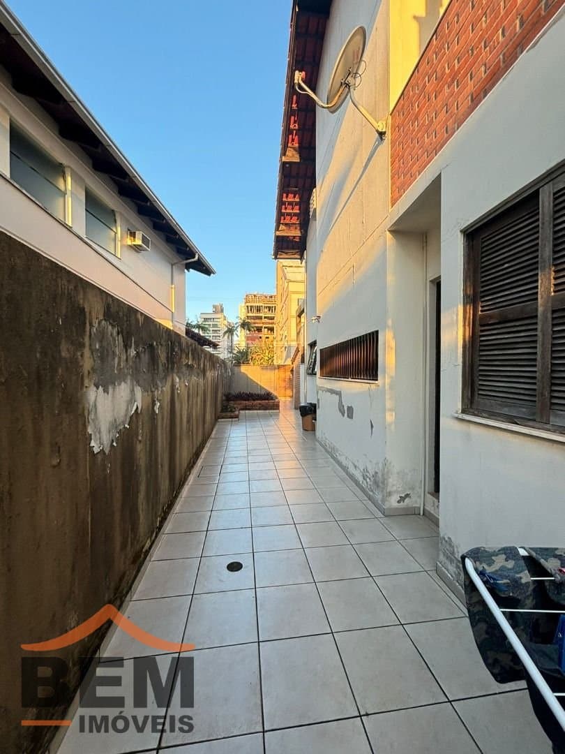 Casa para Venda com 3 quartos e 300m² no bairro Vila Operária, em Itajaí
