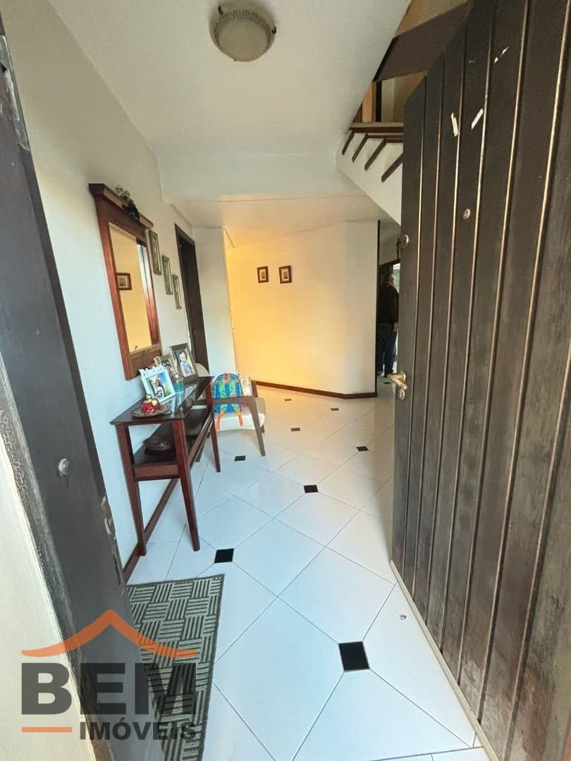 Casa para Venda com 3 quartos e 300m² no bairro Vila Operária, em Itajaí