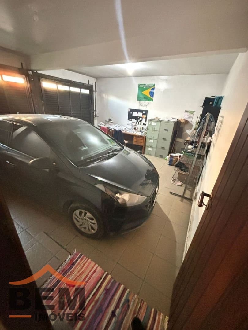 Casa para Venda com 3 quartos e 300m² no bairro Vila Operária, em Itajaí
