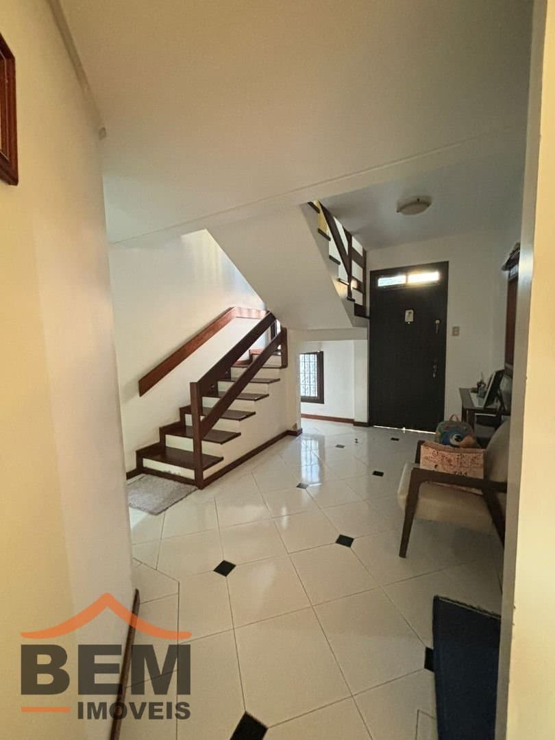 Casa para Venda com 3 quartos e 300m² no bairro Vila Operária, em Itajaí