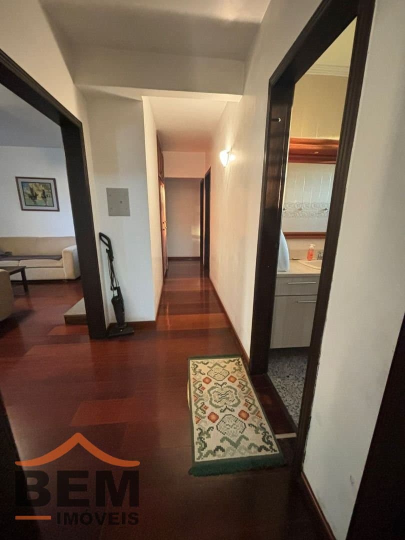 Casa para Venda com 3 quartos e 300m² no bairro Vila Operária, em Itajaí