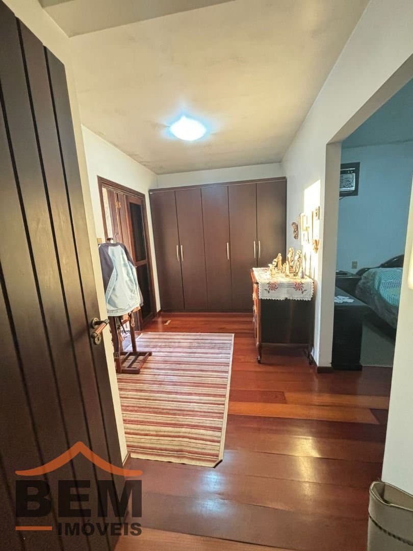 Casa para Venda com 3 quartos e 300m² no bairro Vila Operária, em Itajaí