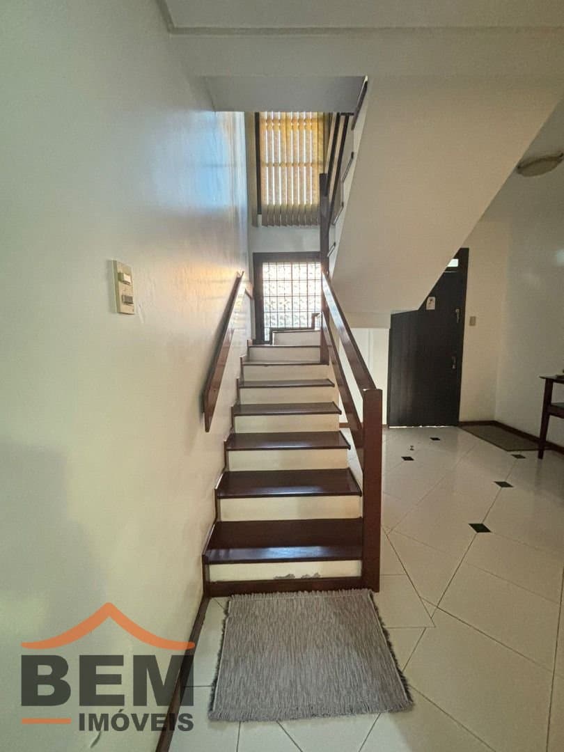 Casa para Venda com 3 quartos e 300m² no bairro Vila Operária, em Itajaí
