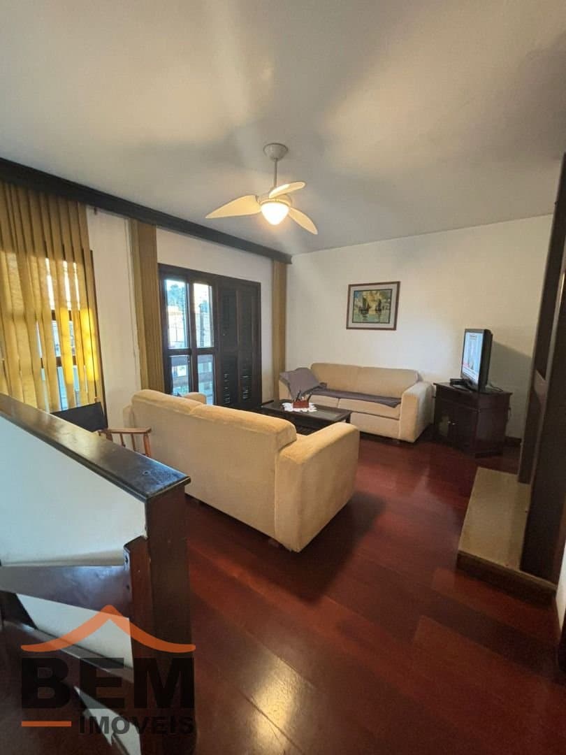 Casa para Venda com 3 quartos e 300m² no bairro Vila Operária, em Itajaí