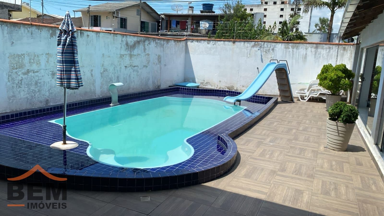 Casa para Venda com 4 quartos e 400m² no bairro São João, em Itajaí