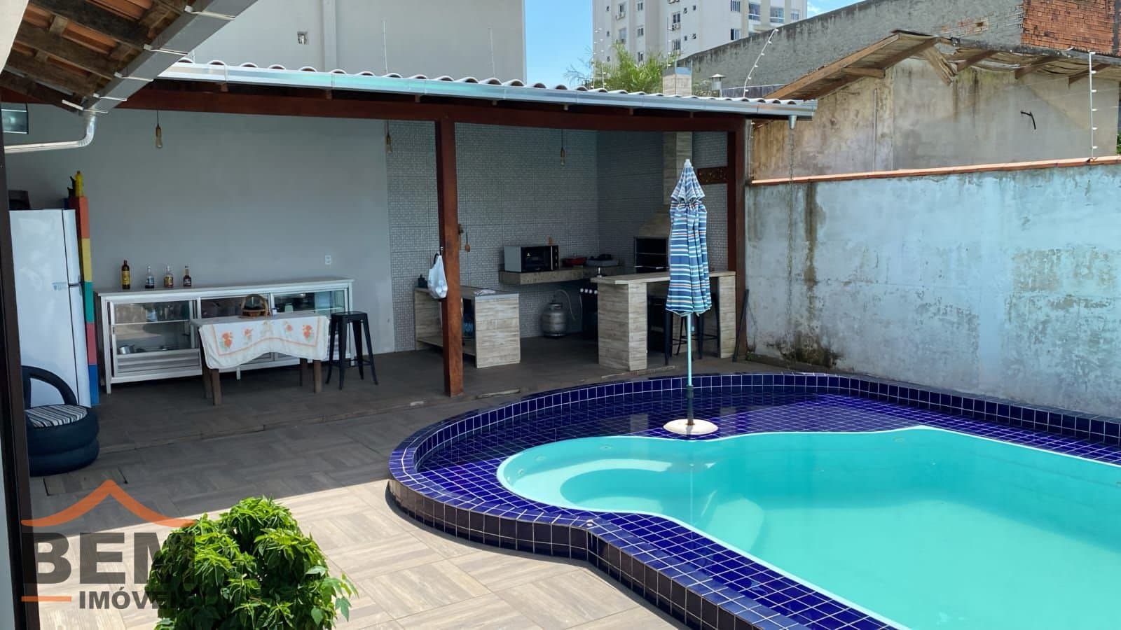 Casa para Venda com 4 quartos e 400m² no bairro São João, em Itajaí