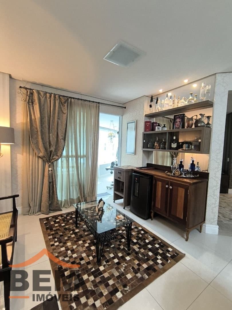 Apartamento para Venda com 2 quartos e 143m² no bairro Centro, em Itajaí