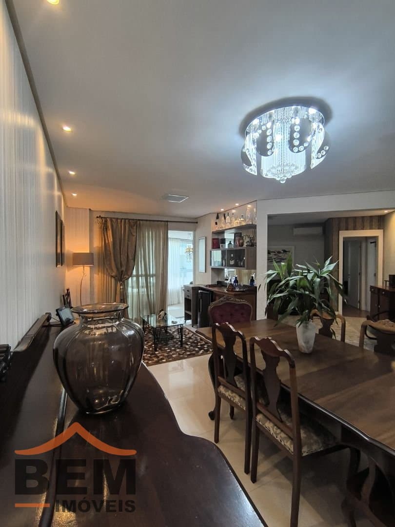 Apartamento para Venda com 2 quartos e 143m² no bairro Centro, em Itajaí