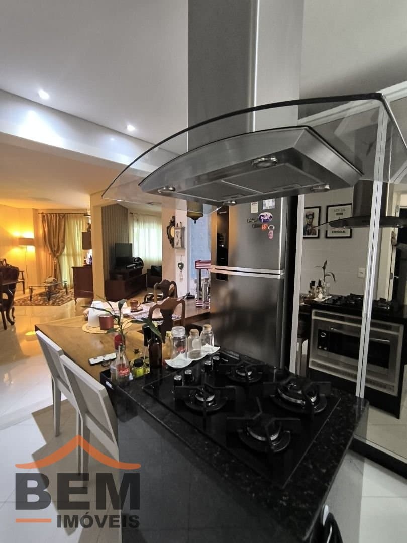 Apartamento para Venda com 2 quartos e 143m² no bairro Centro, em Itajaí