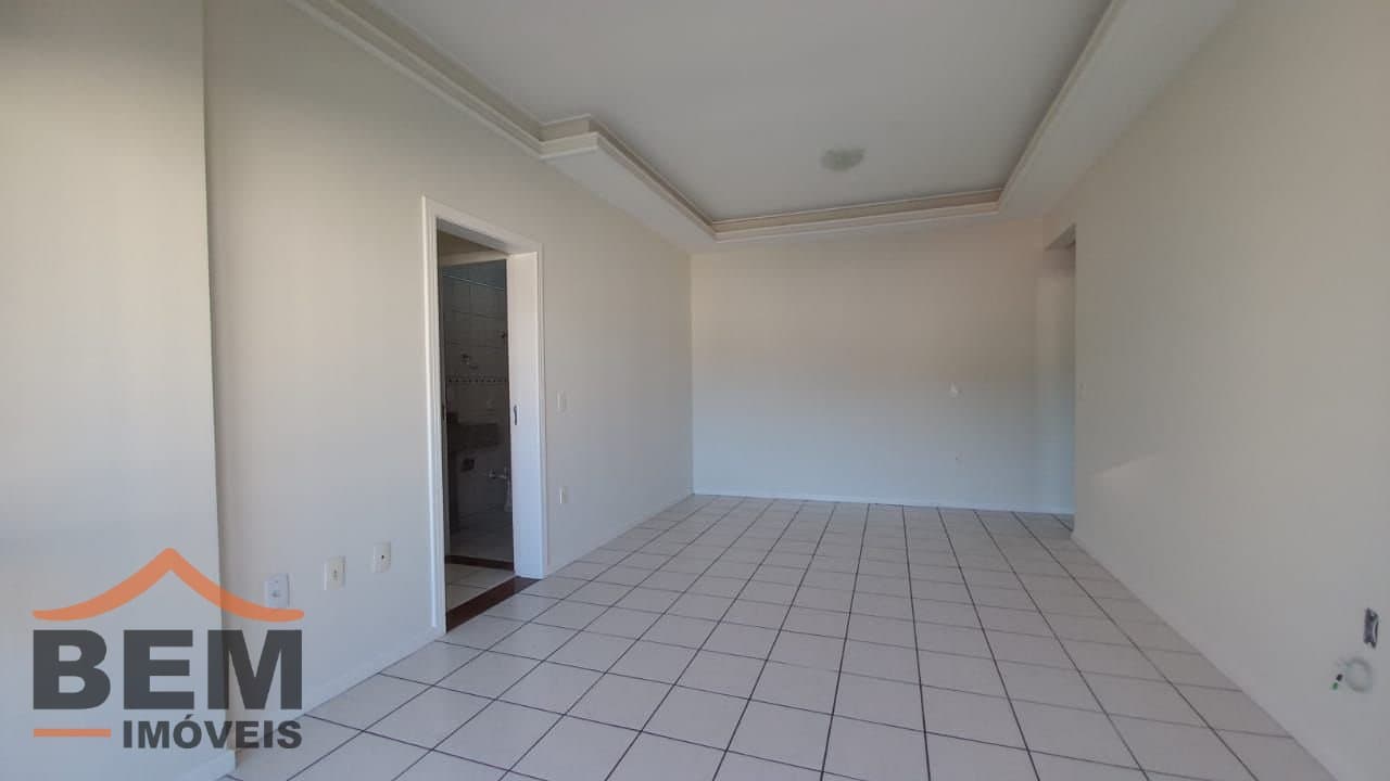 Apartamento para Locação com 3 quartos e 100m² no bairro Centro, em Itajaí