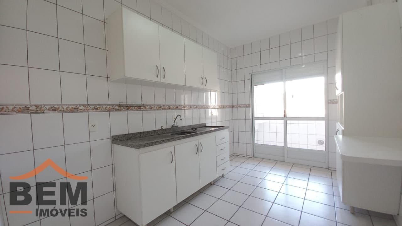 Apartamento para Locação com 3 quartos e 100m² no bairro Centro, em Itajaí