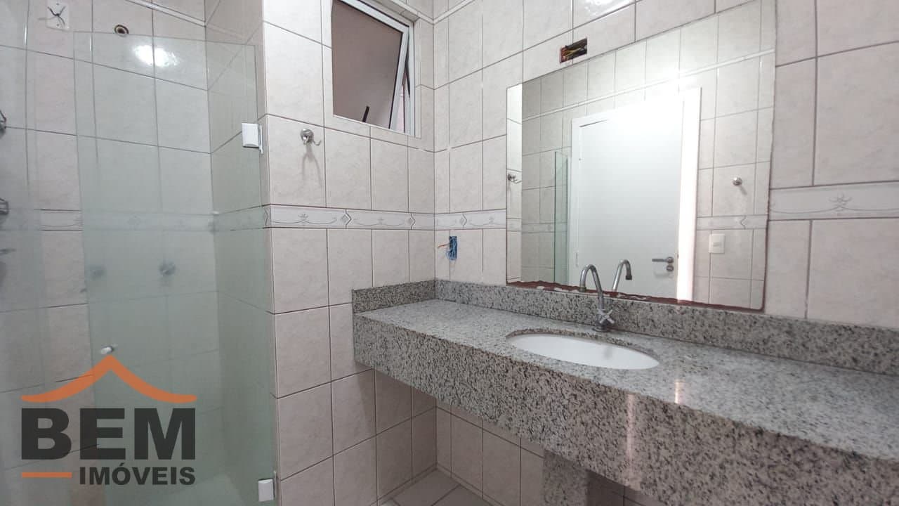 Apartamento para Locação com 3 quartos e 100m² no bairro Centro, em Itajaí