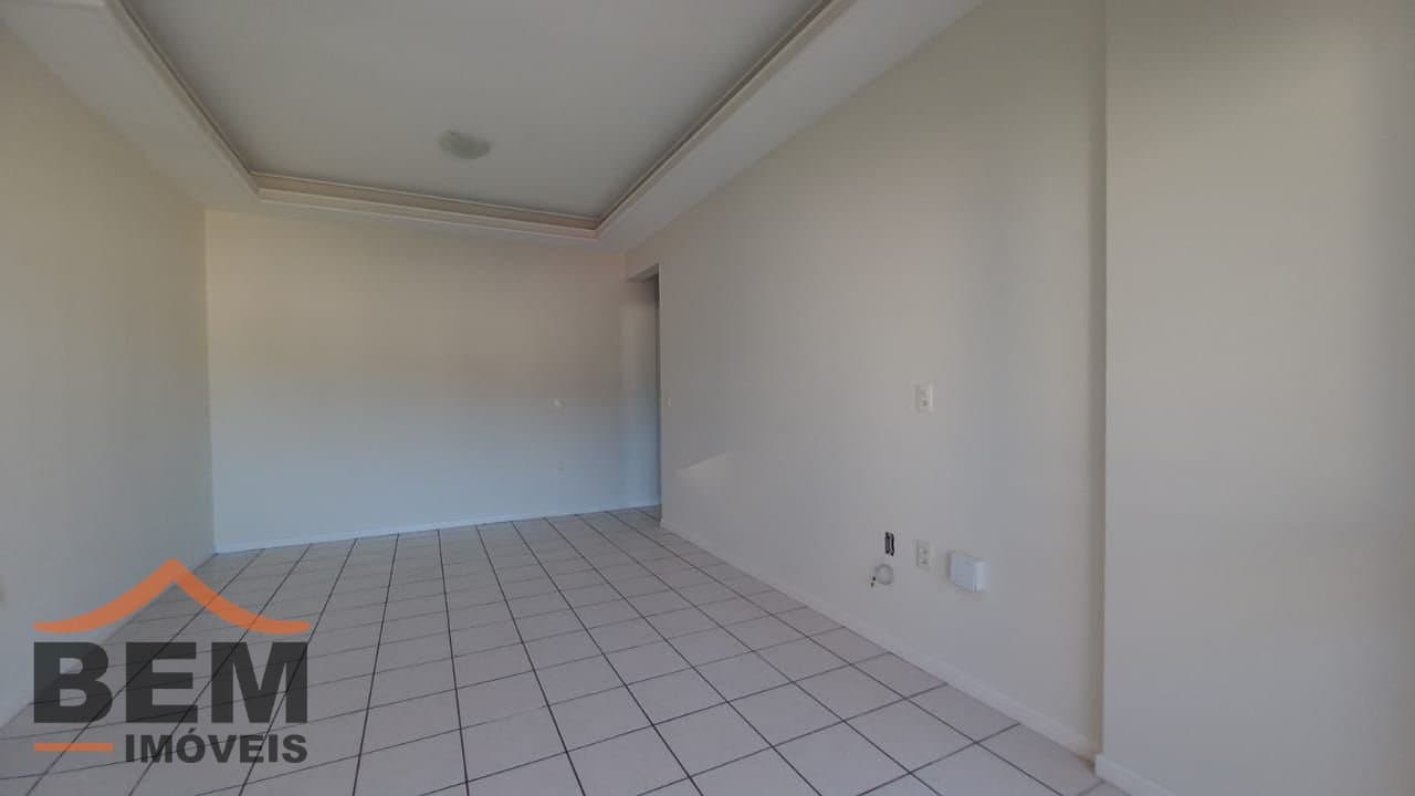 Apartamento para Locação com 3 quartos e 100m² no bairro Centro, em Itajaí