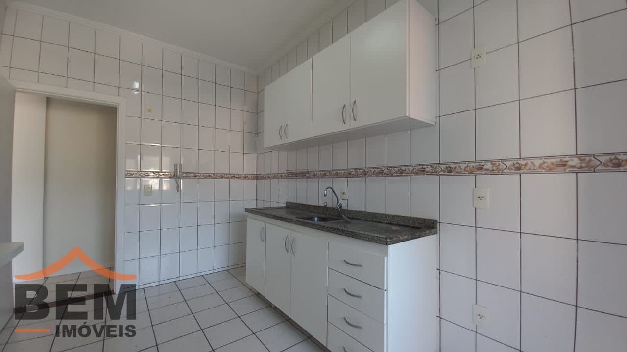 Apartamento para Locação com 3 quartos e 100m² no bairro Centro, em Itajaí