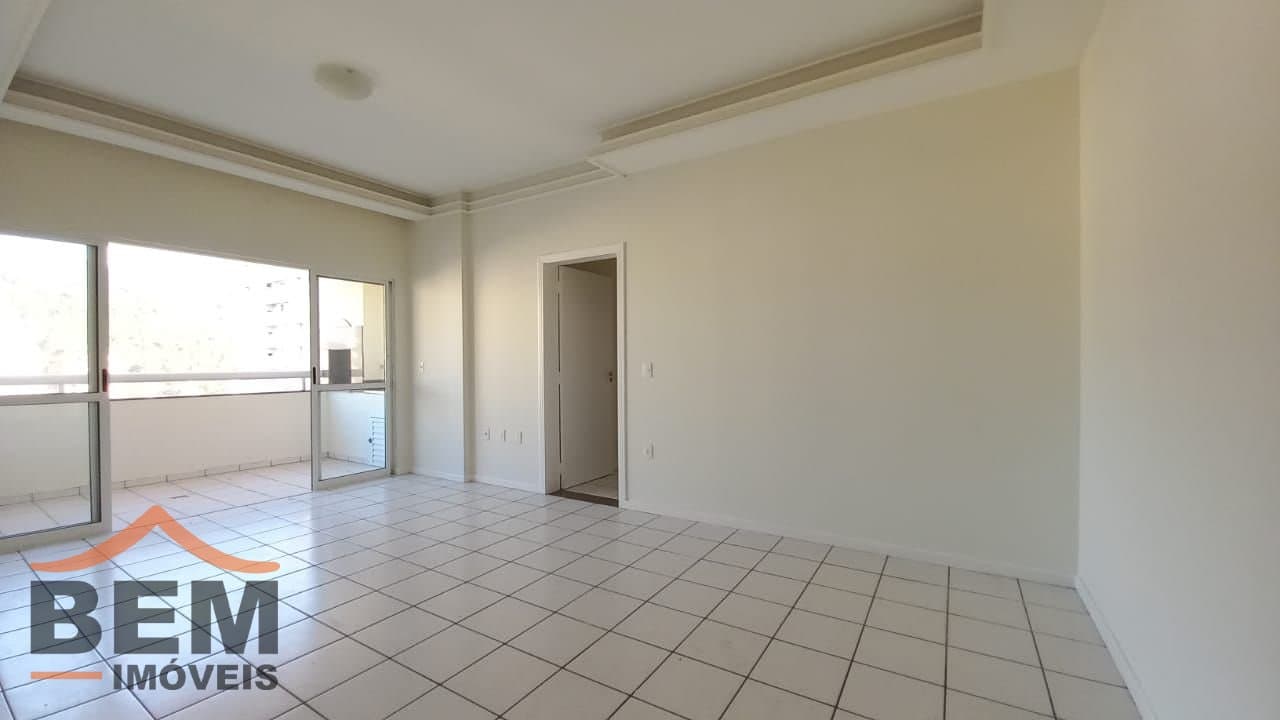 Apartamento para Locação com 3 quartos e 100m² no bairro Centro, em Itajaí