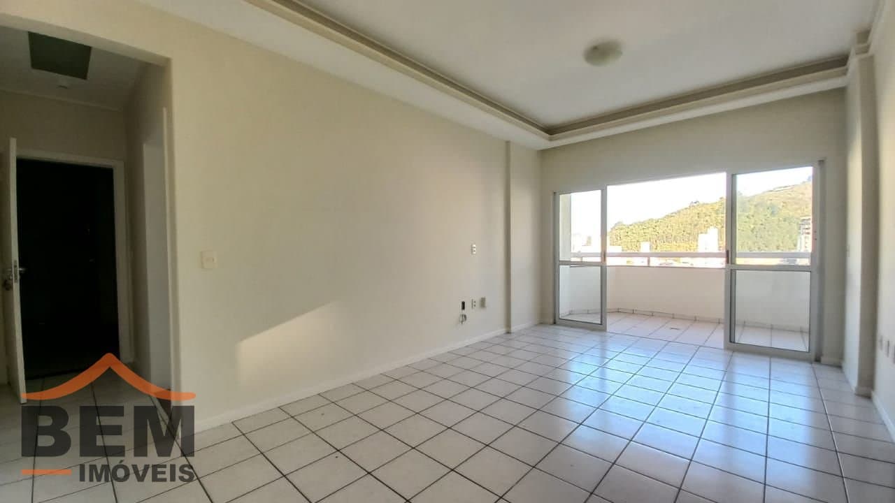 Apartamento para Locação com 3 quartos e 100m² no bairro Centro, em Itajaí
