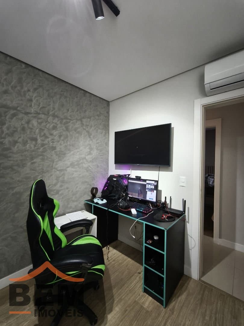 Apartamento para Venda com 3 quartos e 73m² no bairro São João, em Itajaí