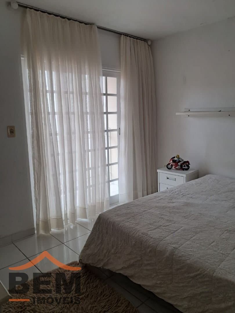 Casa com 3 quartos e 270m² no bairro Fazenda, em Itajaí
