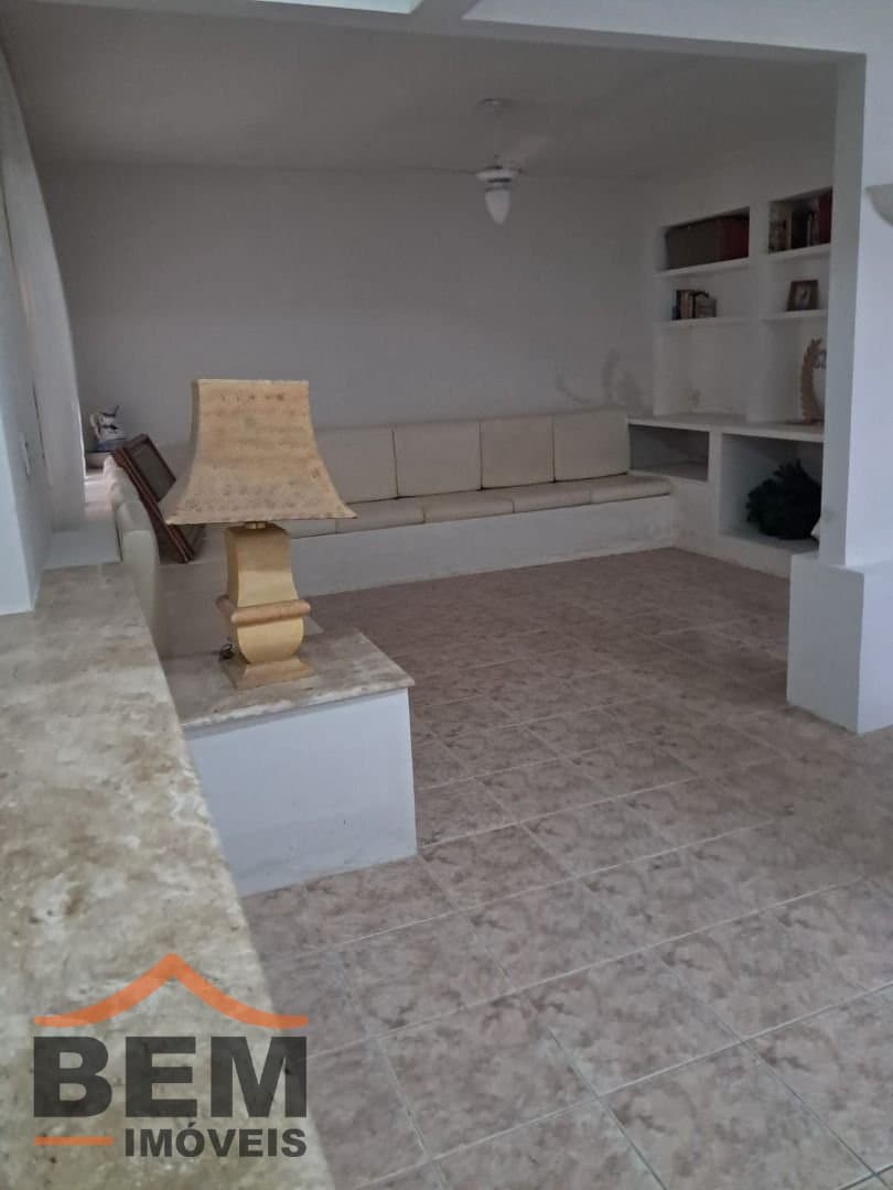 Casa com 3 quartos e 270m² no bairro Fazenda, em Itajaí