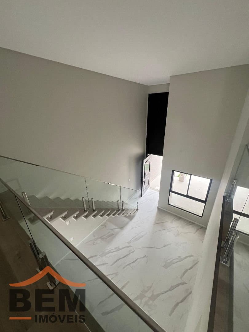Sobrado para Venda com 3 quartos e 160m² no bairro Centro, em Itajaí