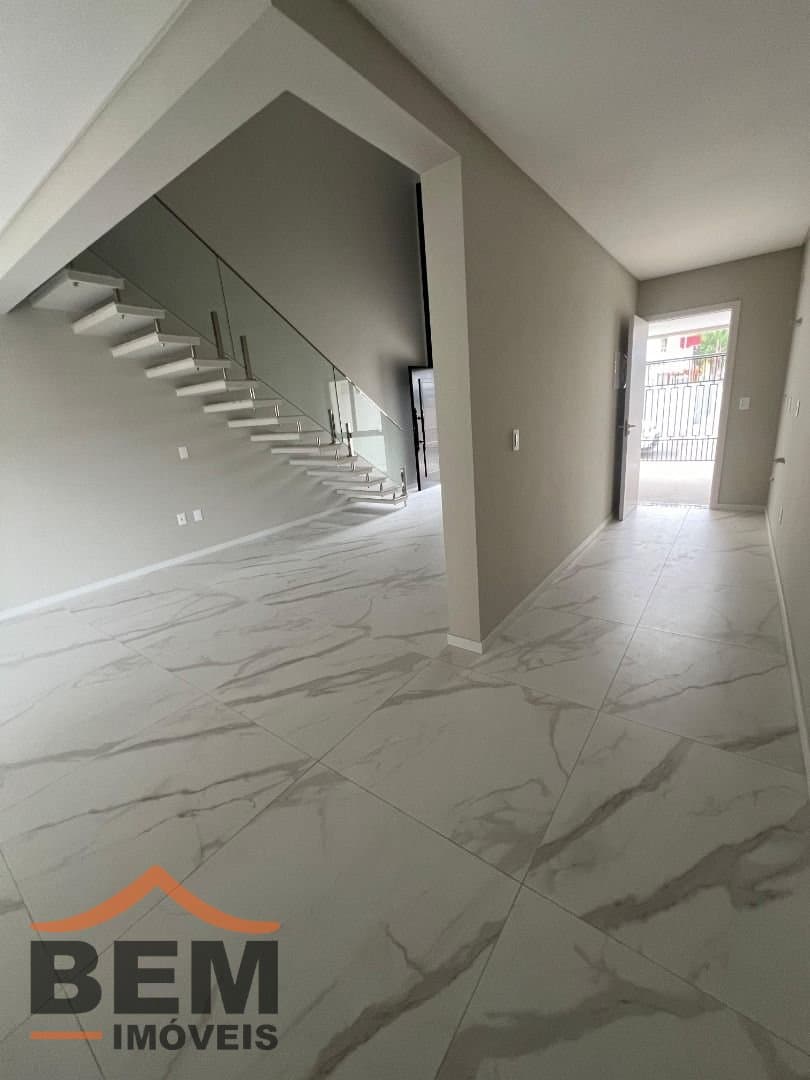 Sobrado para Venda com 3 quartos e 160m² no bairro Centro, em Itajaí
