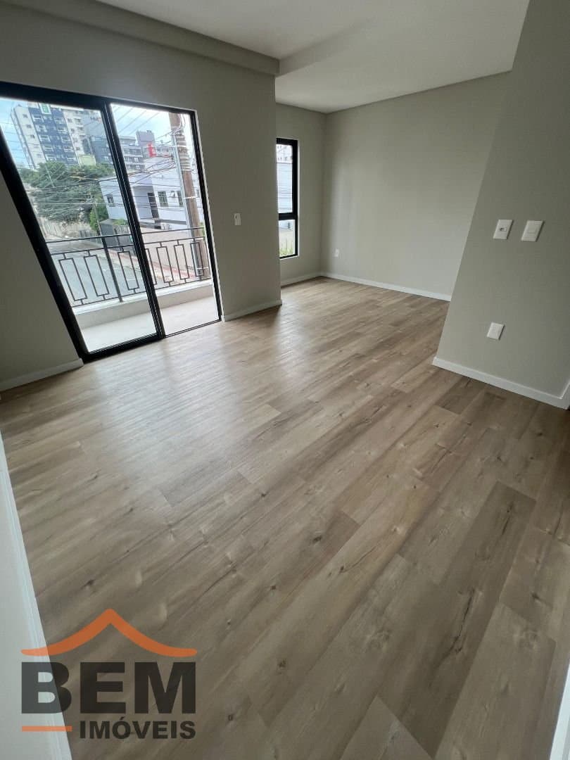 Sobrado para Venda com 3 quartos e 160m² no bairro Centro, em Itajaí