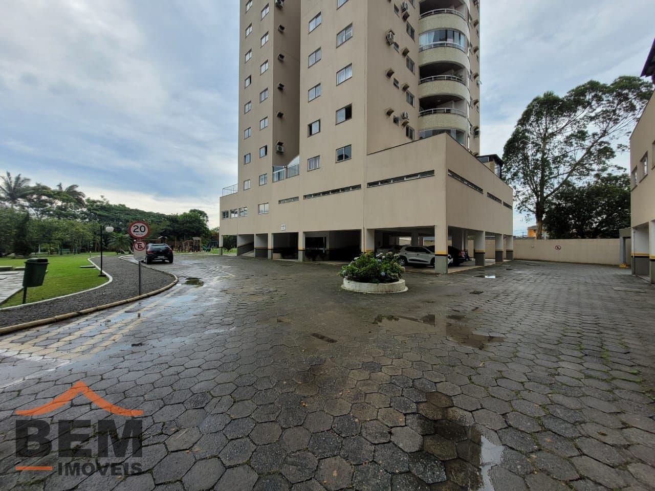Apartamento para Locação com 2 quartos e 70m² no bairro Dom Bosco, em Itajaí
