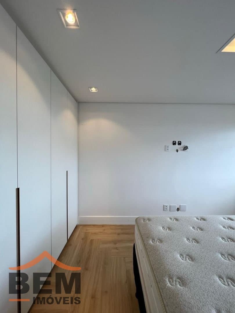 Apartamento para Venda com 4 quartos e 141m² no bairro Centro, em Itajaí