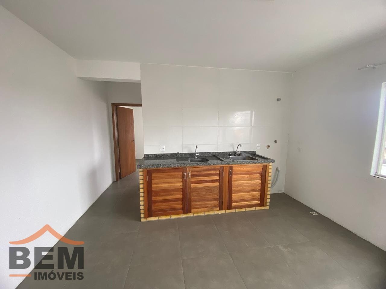 Apartamento para Locação com 1 quarto e 37m² no bairro Centro, em Navegantes