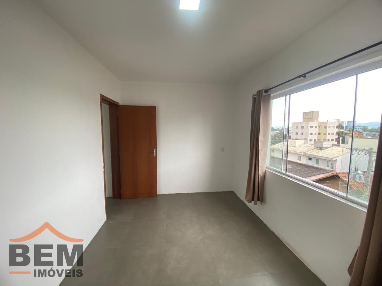 Apartamento para Locação com 1 quarto e 37m² no bairro Centro, em Navegantes