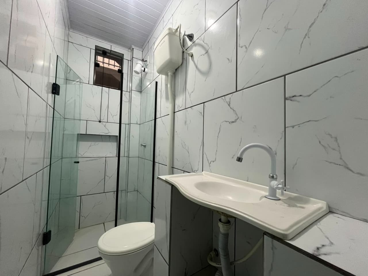 Kitnet para Locação com 1 quarto e 35m² no bairro Cidade Nova, em Itajaí: 06 - BANHEIRO