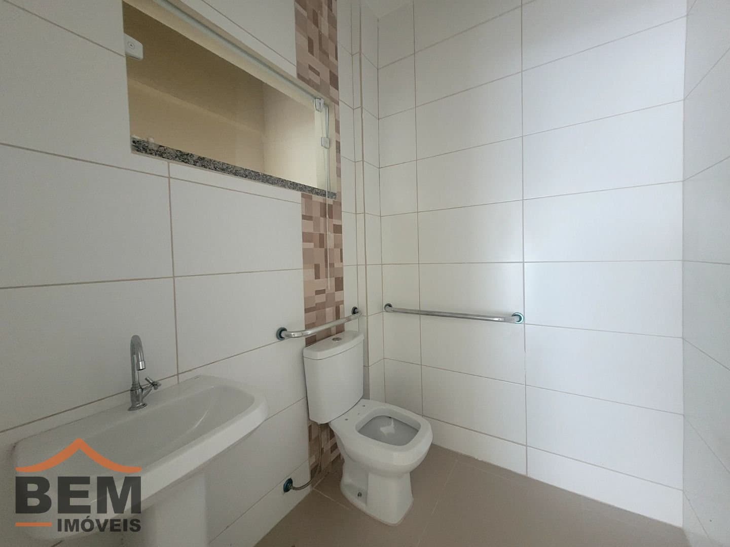 Salas/Conjuntos para Locação com 20m² no bairro Centro, em Navegantes