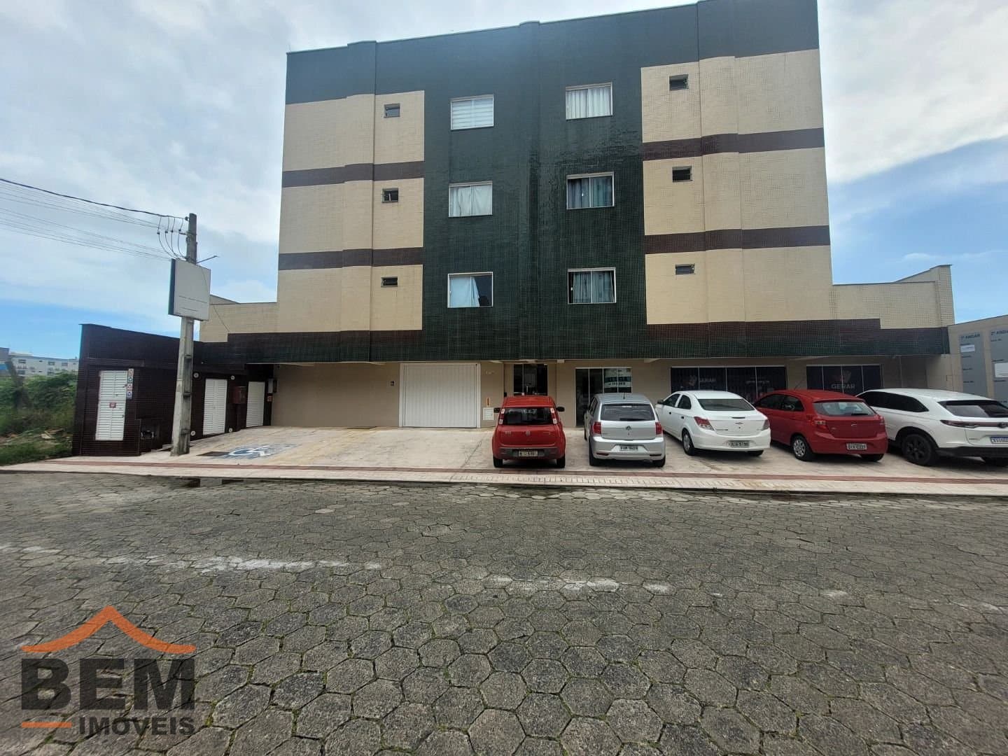 Salas/Conjuntos para Locação com 20m² no bairro Centro, em Navegantes