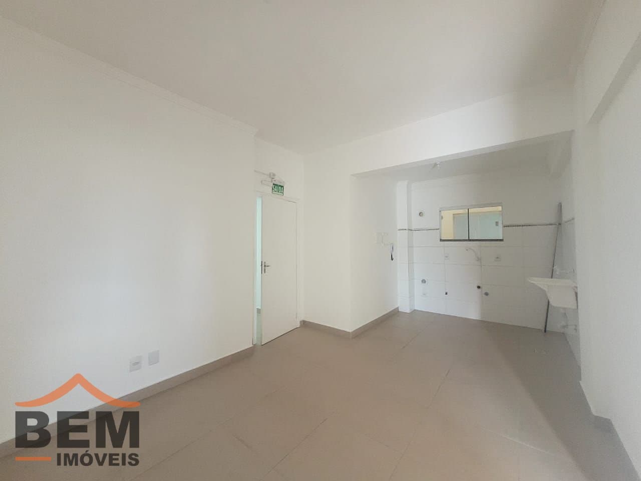 Apartamento para Locação com 2 quartos e 50m² no bairro Centro, em Navegantes