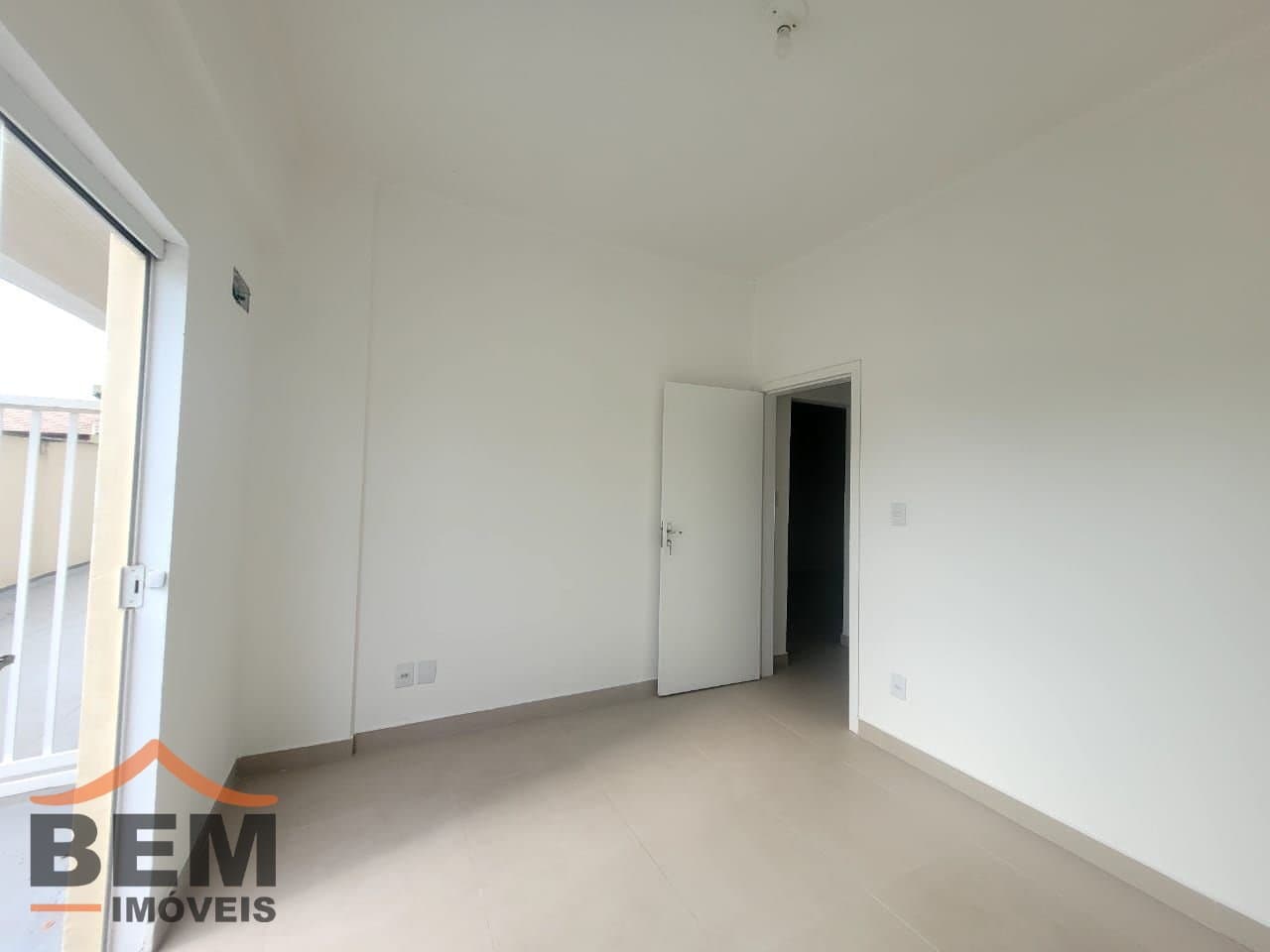 Apartamento para Locação com 2 quartos e 50m² no bairro Centro, em Navegantes