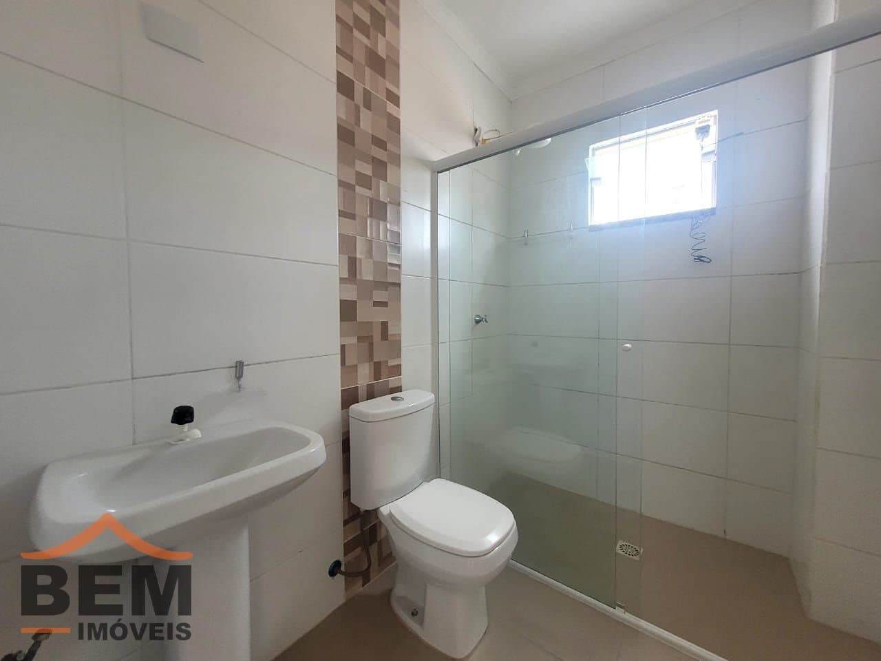 Apartamento para Locação com 2 quartos e 50m² no bairro Centro, em Navegantes