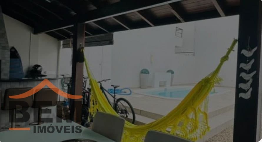 Casa para Venda com 3 quartos e 180m² no bairro São João, em Itajaí