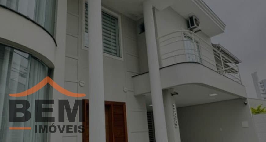 Casa para Venda com 3 quartos e 180m² no bairro São João, em Itajaí