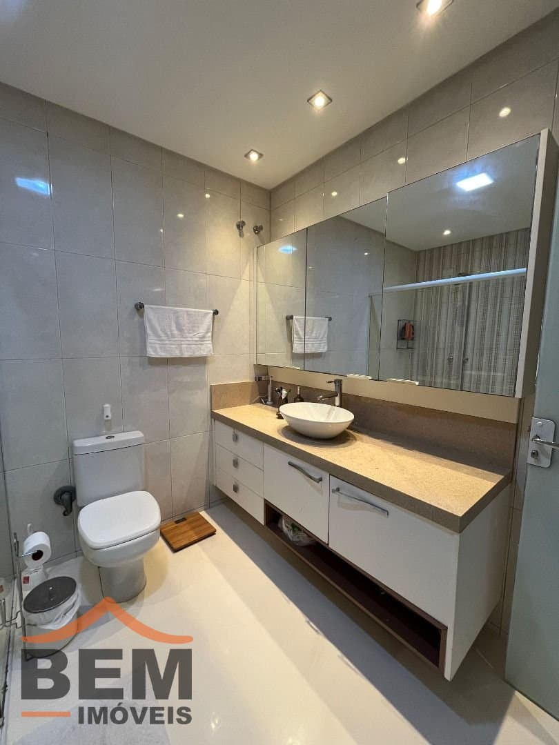 Casa para Venda com 3 quartos e 400m² no bairro São João, em Itajaí