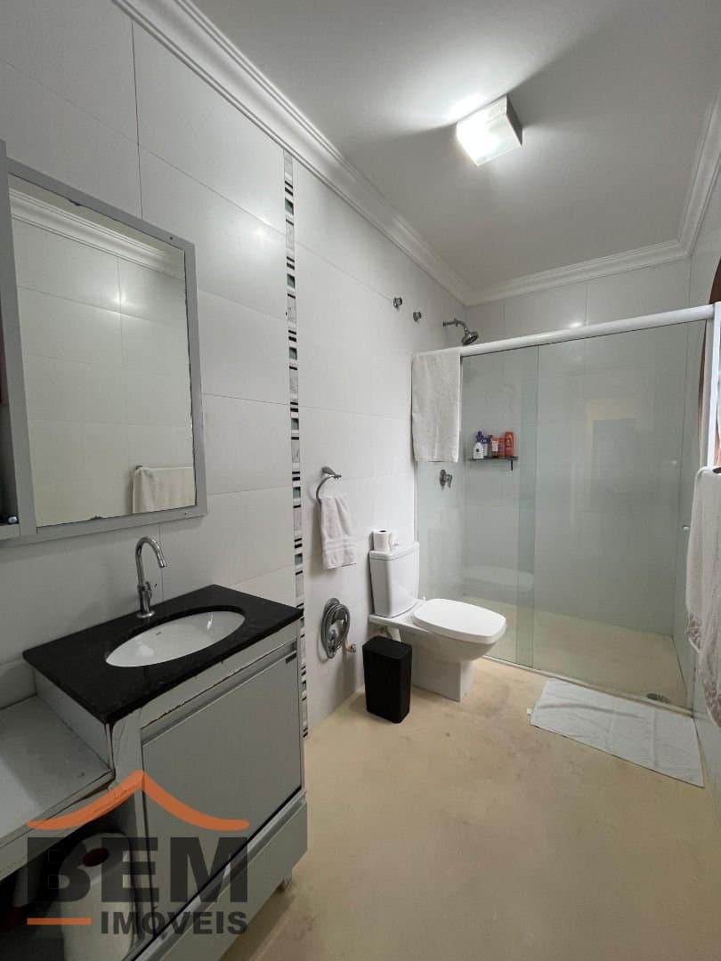 Casa para Venda com 3 quartos e 400m² no bairro São João, em Itajaí