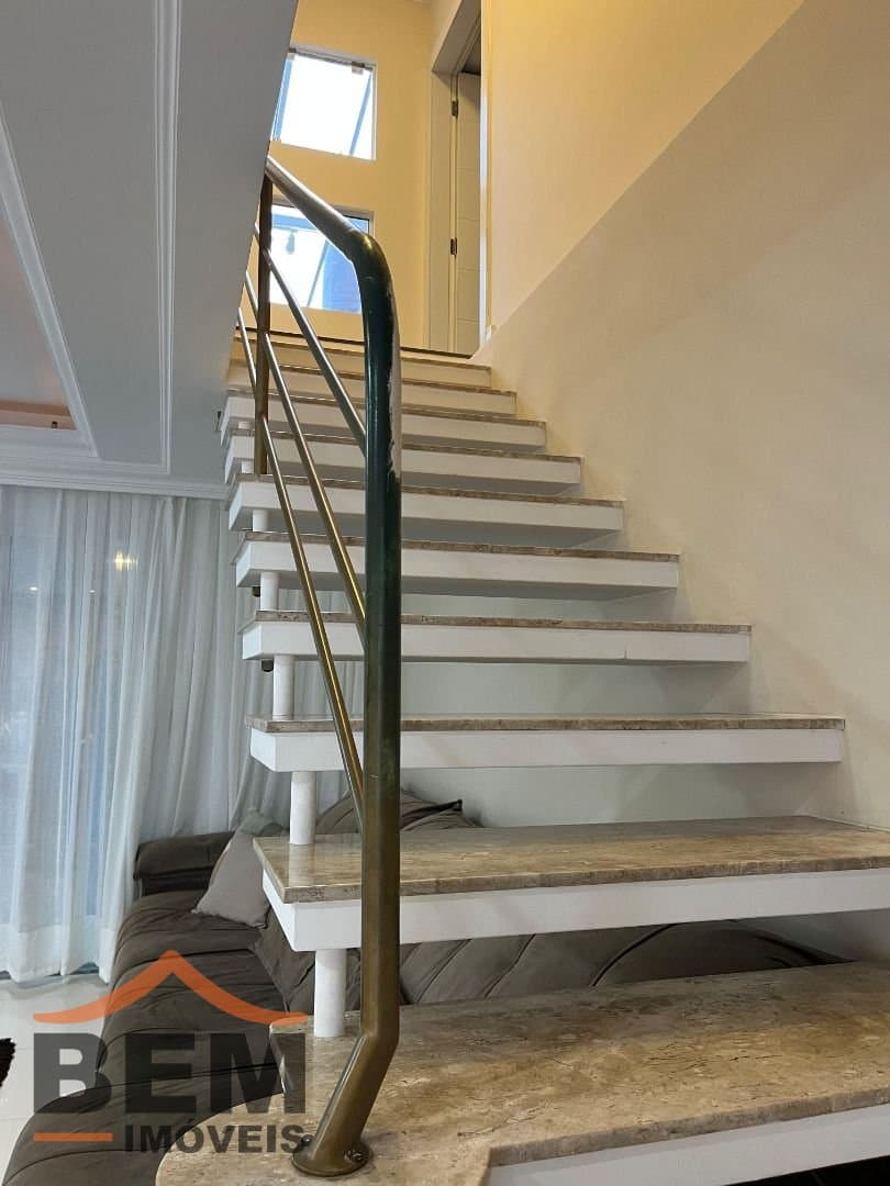 Casa para Venda com 3 quartos e 400m² no bairro São João, em Itajaí