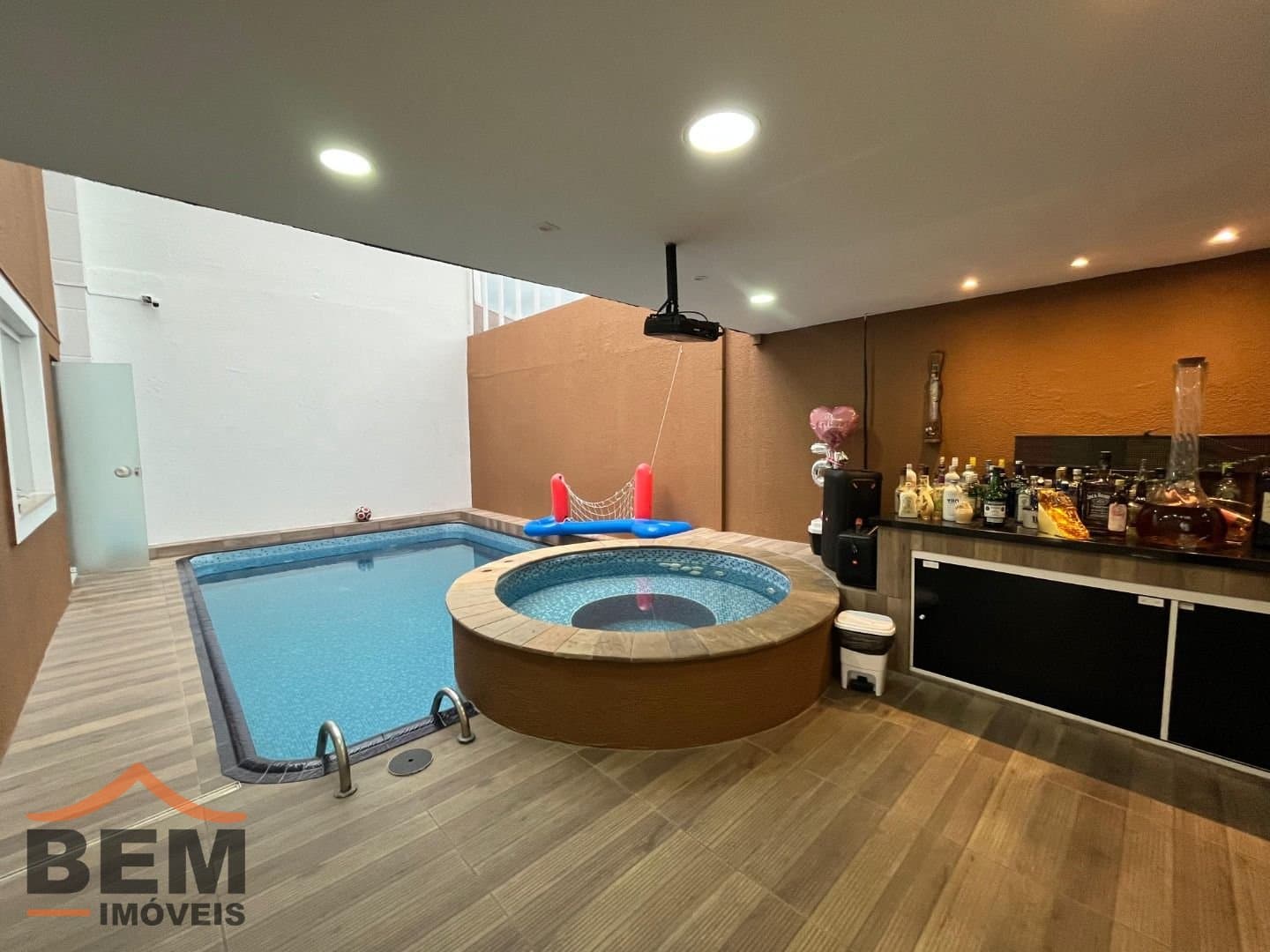 Casa para Venda com 3 quartos e 400m² no bairro São João, em Itajaí
