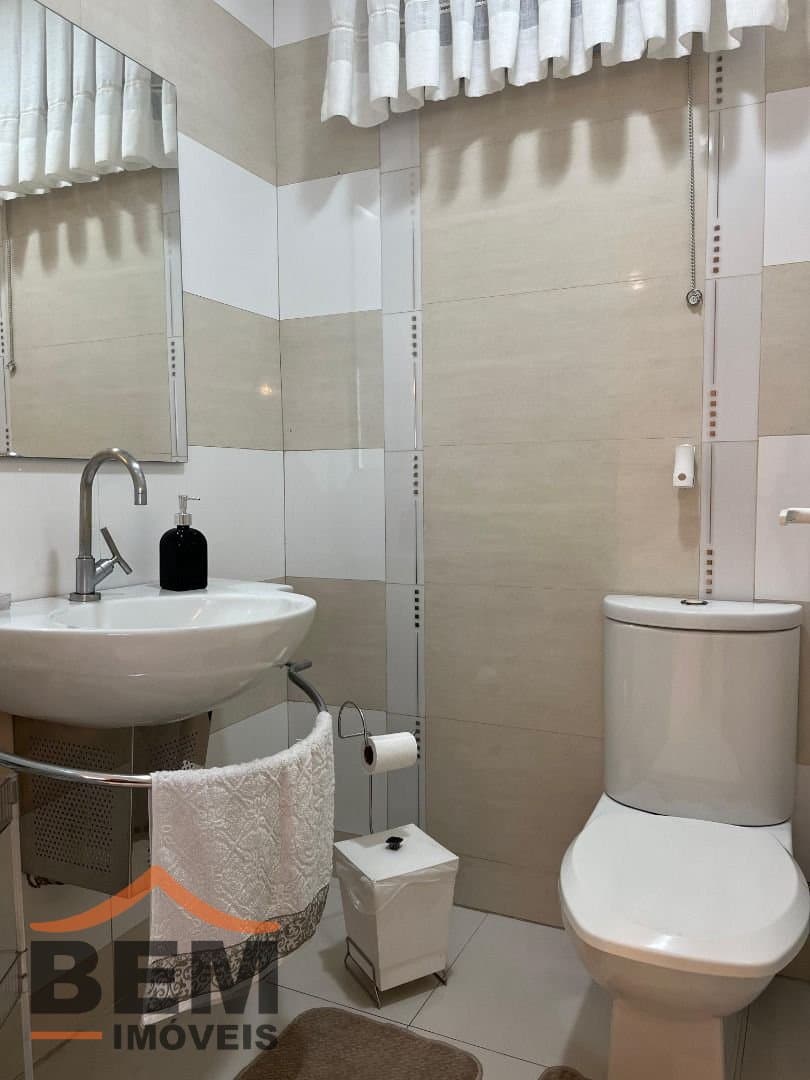 Casa para Venda com 3 quartos e 400m² no bairro São João, em Itajaí
