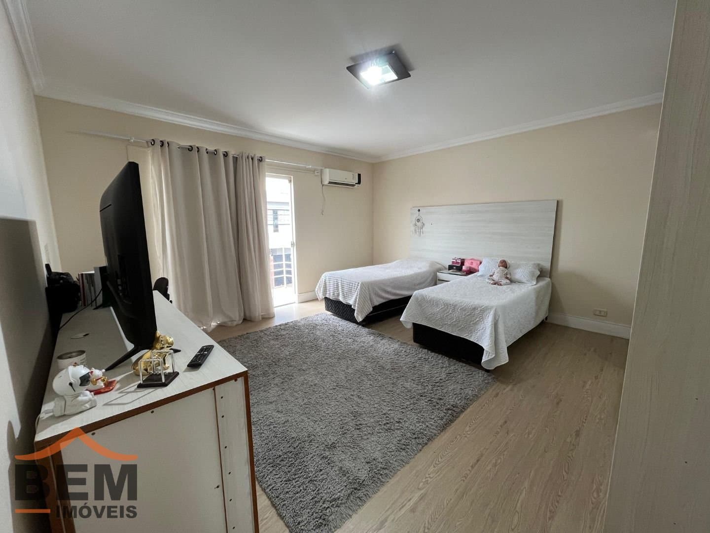 Casa para Venda com 3 quartos e 400m² no bairro São João, em Itajaí