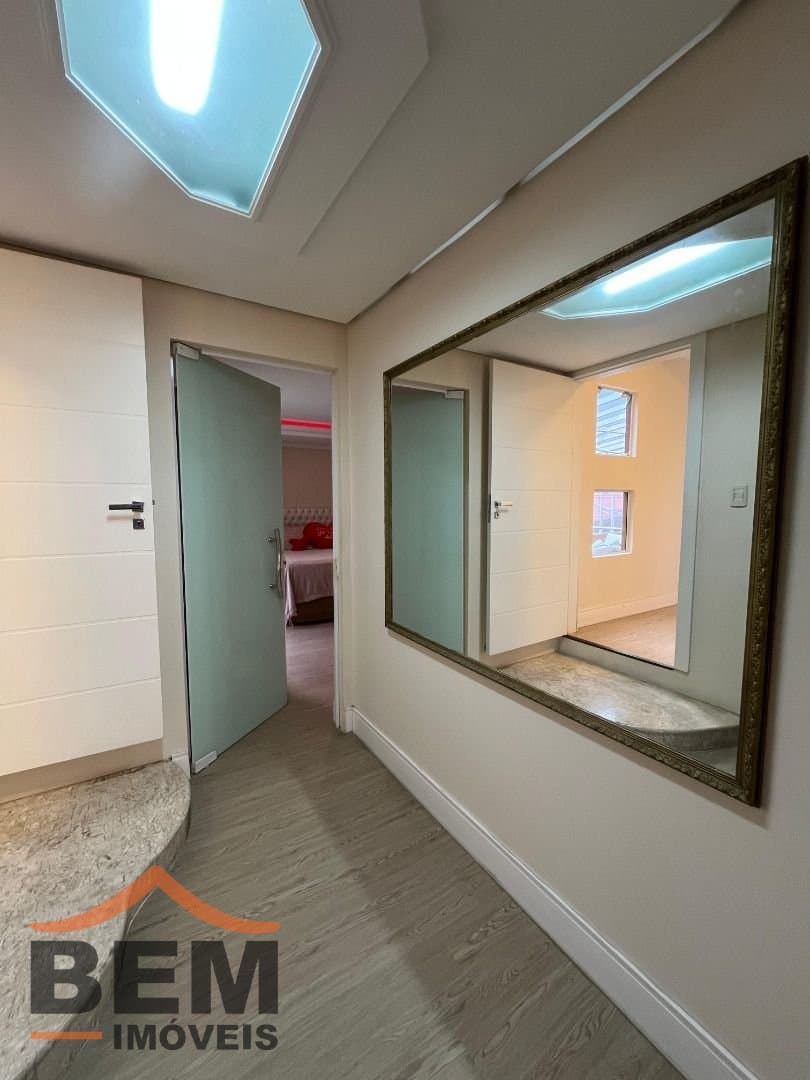 Casa para Venda com 3 quartos e 400m² no bairro São João, em Itajaí