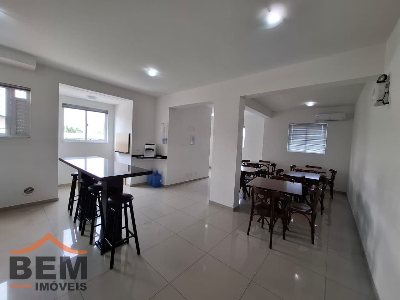 Apartamento para Locação com 2 quartos e 51m² no bairro Cordeiros, em Itajaí